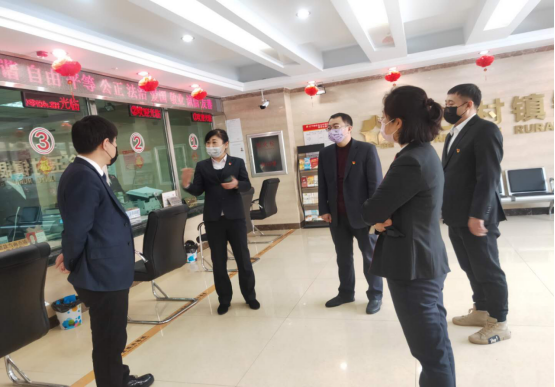 疫情防控領(lǐng)導(dǎo)小組再次下沉各營(yíng)業(yè)網(wǎng)點(diǎn)開(kāi)展疫情防控督導(dǎo)檢查工作
